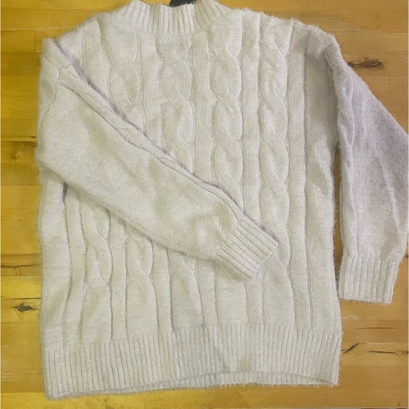 LUCKY BRAND Light Purple Fuzzy V Neck Sweater size Large - Picture 6 of 11